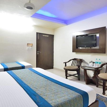 Hotel Sai International New Delhi Exteriör bild