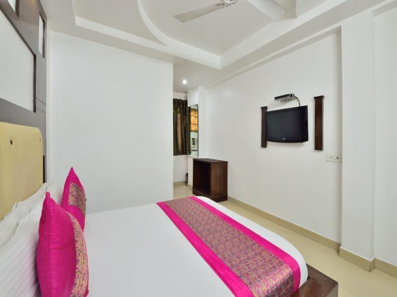 Hotel Sai International New Delhi Exteriör bild